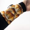 Imagen de la muñequera Neoprene Wristband Turtle equipada con ordenador vista posterior