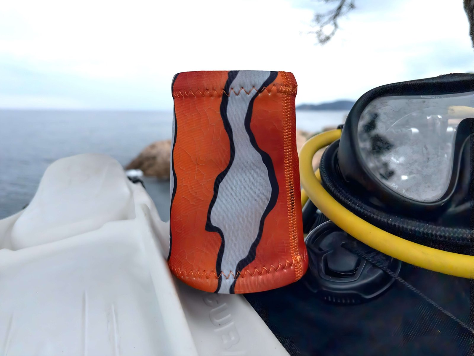 Fotografia de la Neoprene Wristaband Clownfish exterior back
