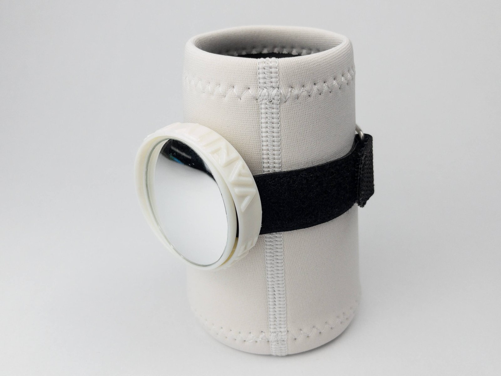 Imagen de la Neoprene Wristband White Pro vista lateral