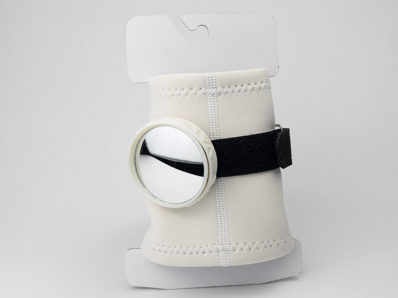 Imagen del packaging con la Neoprene Wristband White Pro vista trasera