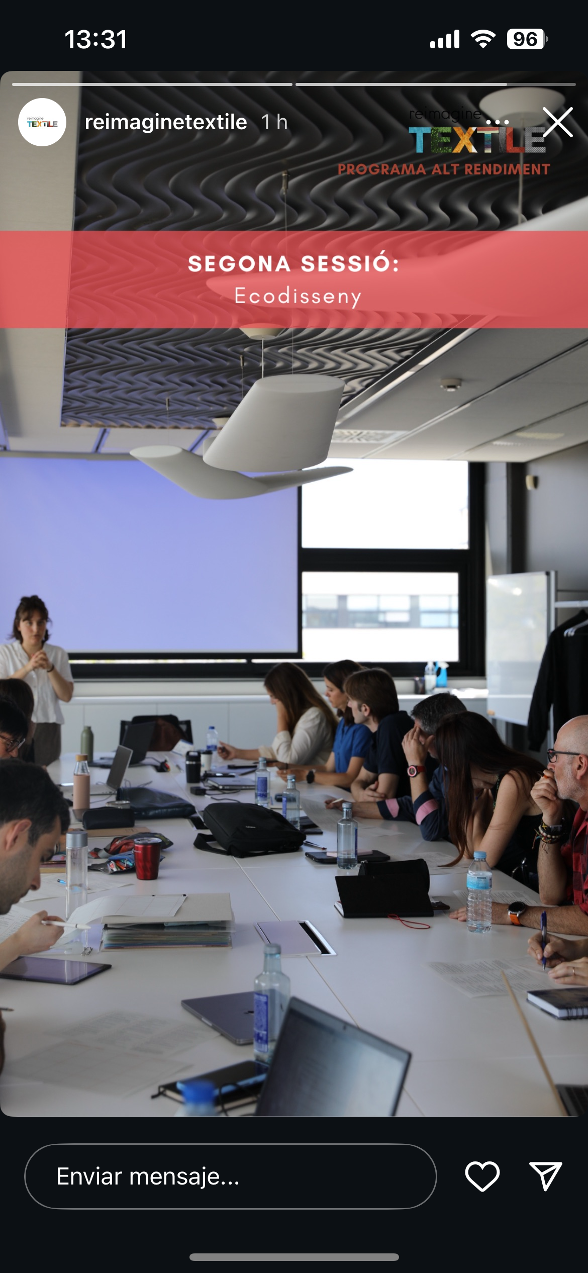Fotografía de sesion del programa de alto rendimiento Reimagine Textil 2025